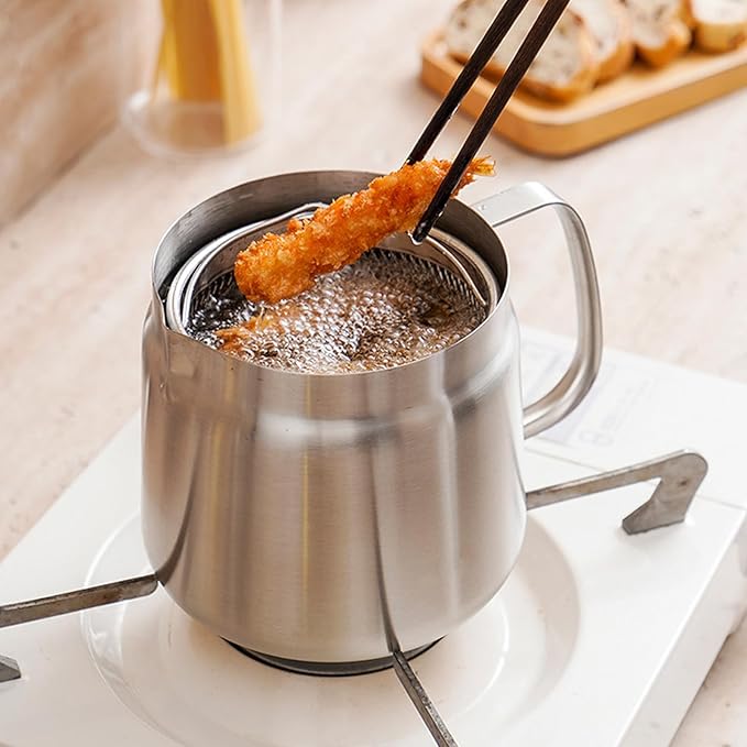 68oz Stainless Steel Oil Filter Pot with Removable Strainer – Bacon Grease Saver, Large Reusable Cooking Oil Container for Kitchen & Camping, Dishwasher-Safe Deep Fryer Basket (2L, Matte)